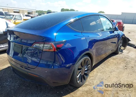 2020 Tesla Model Y Long Range Dual Motor All-Wheel Drive/Performance Dual Motor All-Wheel Drive z USA, uszkodzony, nr VIN 5YJYGDEF0LF001173